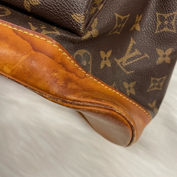 Louis Vuitton Monogram Montsouris MM Backpack - Picture 8 of 17